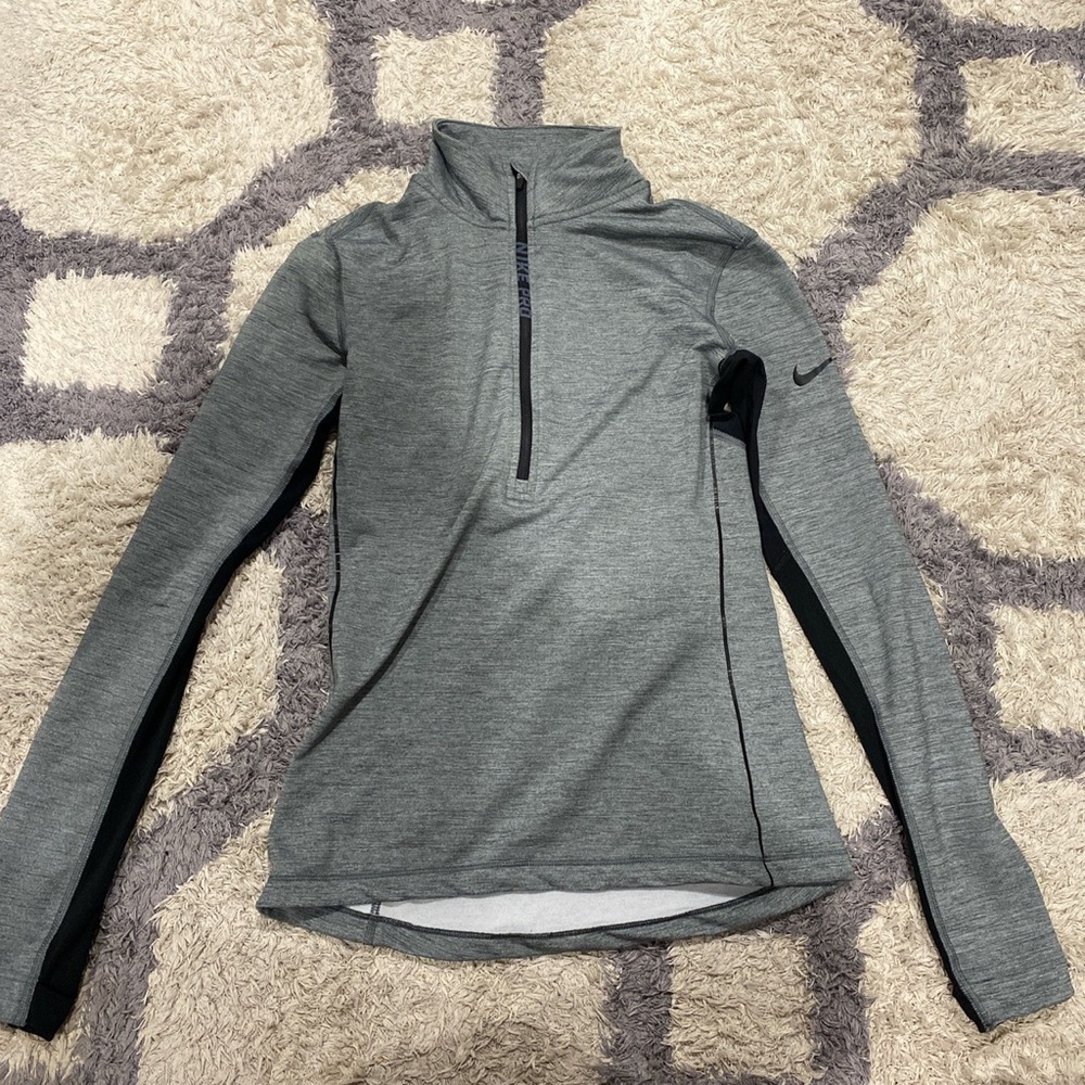 Nike quarter zip athletic top